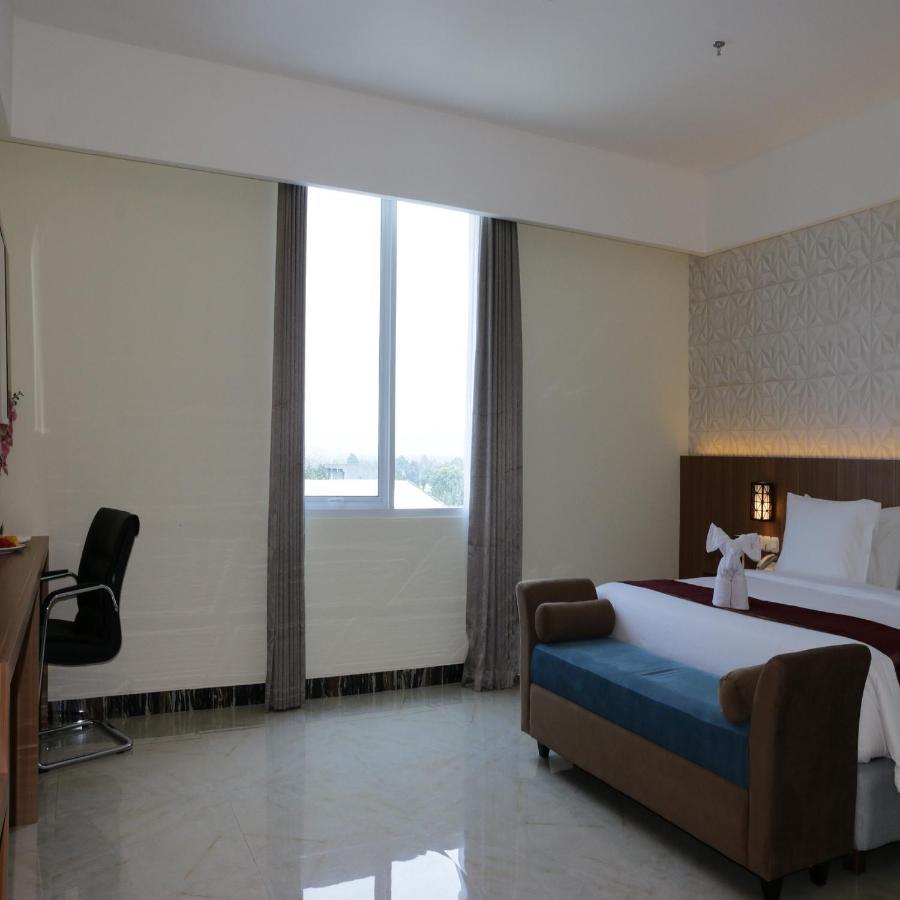Horison Sentani Hotel Nefaar Exterior foto